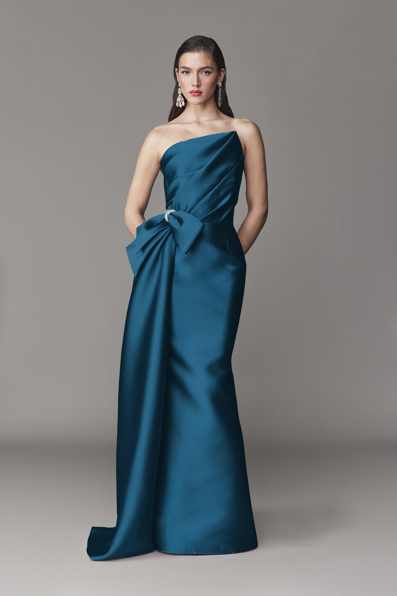 STRAPLESS GOWN