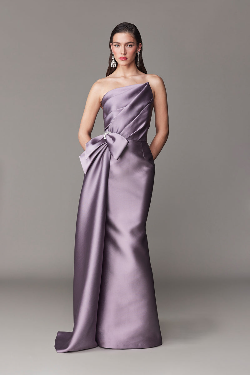 STRAPLESS GOWN