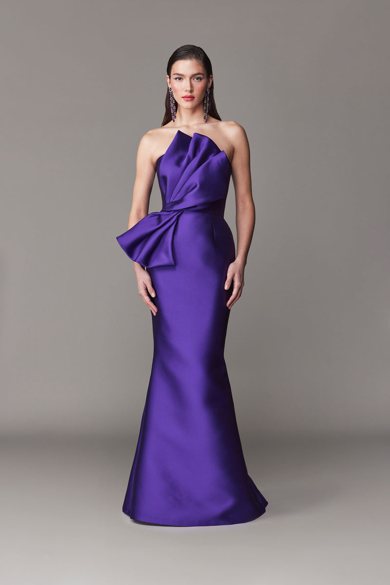 STRAPLESS GOWN