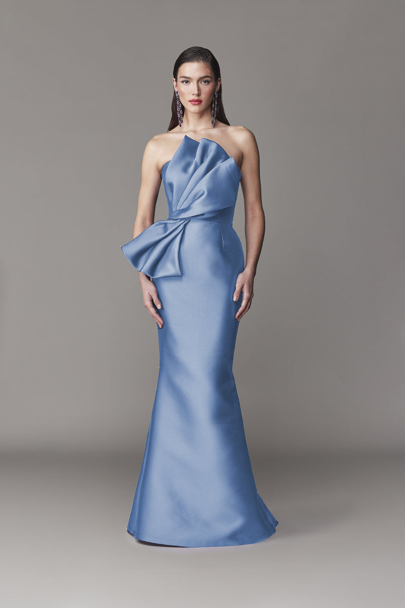 STRAPLESS GOWN