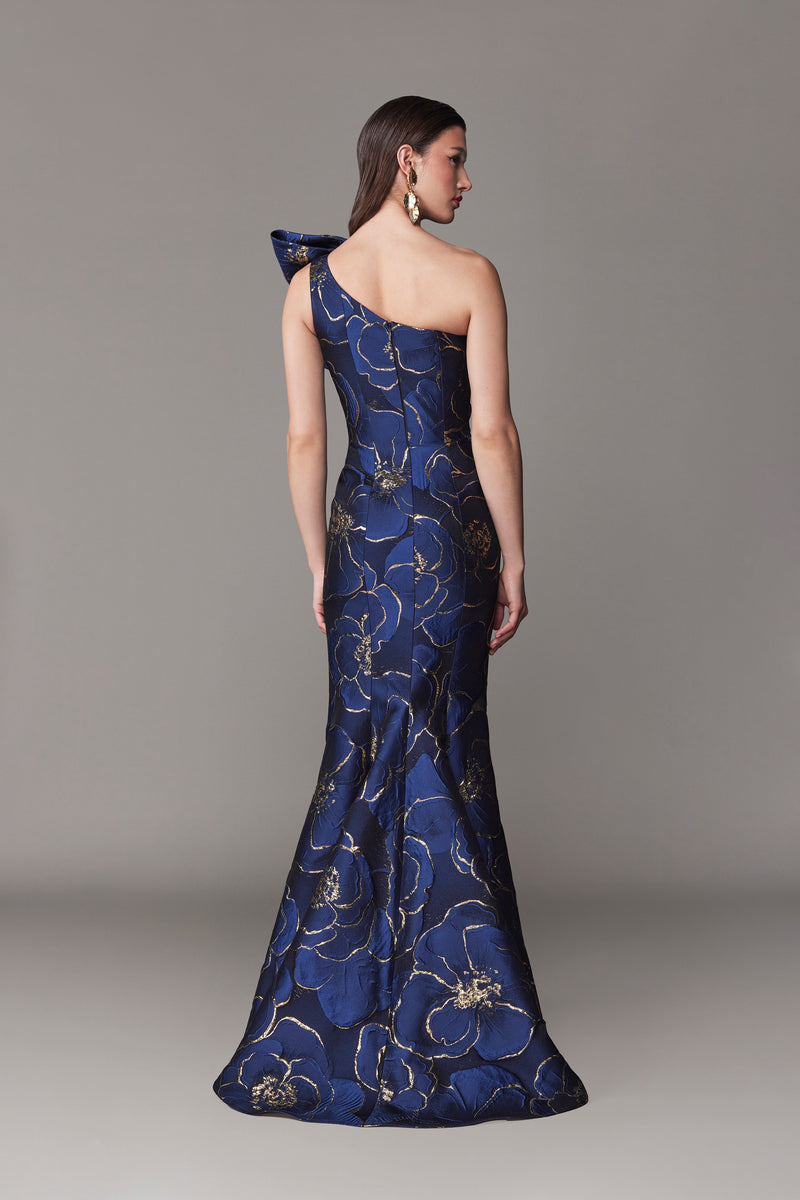 ONE SHOULDER GOWN